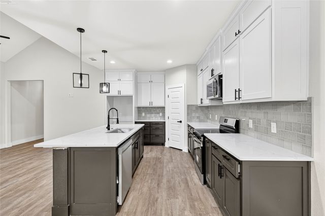 1613 Avenue D, Fort Worth, TX 76104