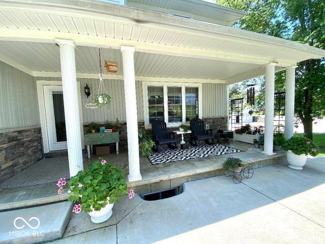 7403 Griffith Road, Worthington, IN 47471