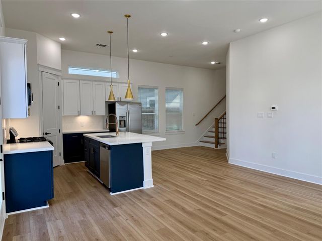 8919 Sunshine Laverne Lane, Houston, TX 77080