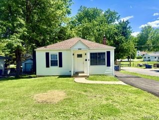 3554 Theresa Avenue, St Ann, MO 63074