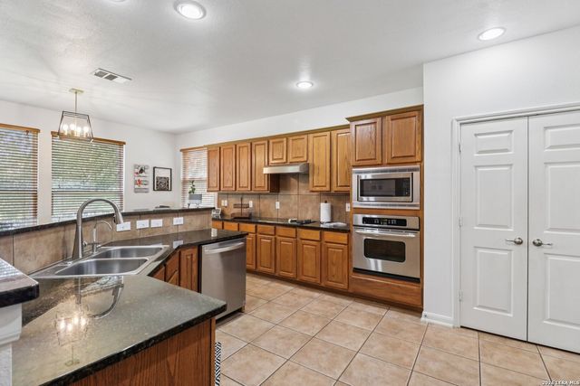 25218 Shinnecock Trail, San Antonio, TX 78260