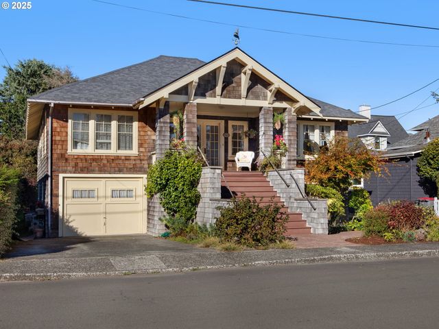 860 BEACH Dr, Seaside, OR 97138