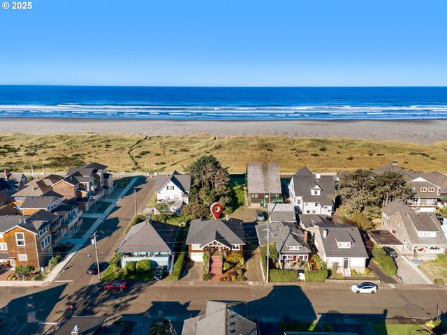 860 BEACH Dr, Seaside, OR 97138