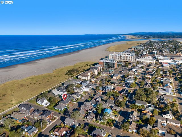 860 BEACH Dr, Seaside, OR 97138