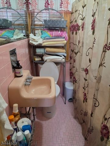 251 Speer Ave, Clifton City, NJ 07013