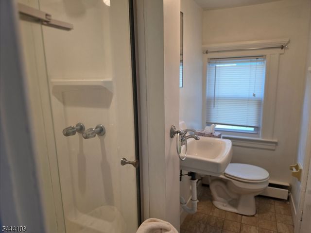 251 Speer Ave, Clifton City, NJ 07013