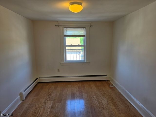 251 Speer Ave, Clifton City, NJ 07013