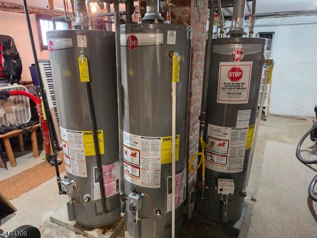251 Speer Ave, Clifton City, NJ 07013