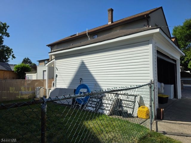 251 Speer Ave, Clifton City, NJ 07013