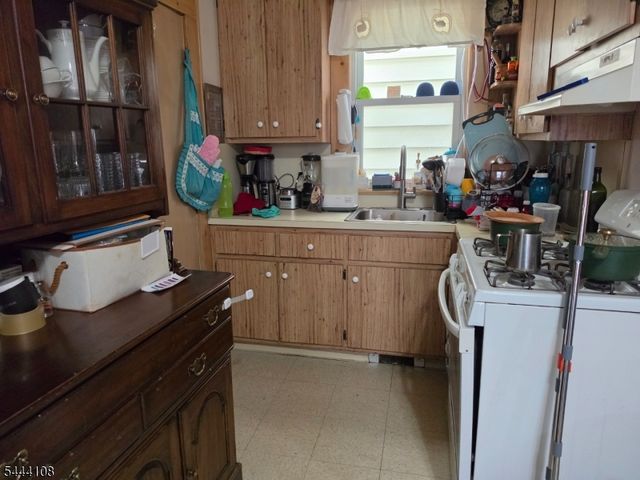 251 Speer Ave, Clifton City, NJ 07013