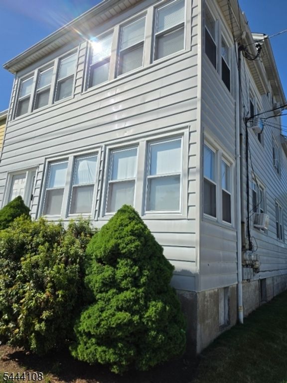 251 Speer Ave, Clifton City, NJ 07013 — photo 2