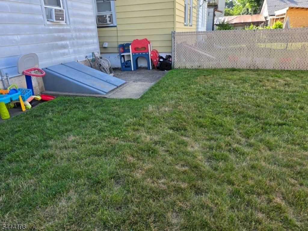 251 Speer Ave, Clifton City, NJ 07013 — photo 4