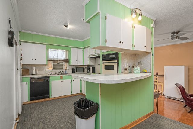 249 N Spring St, Sparta, TN 38583