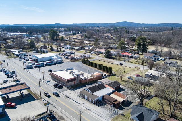 249 N Spring St, Sparta, TN 38583