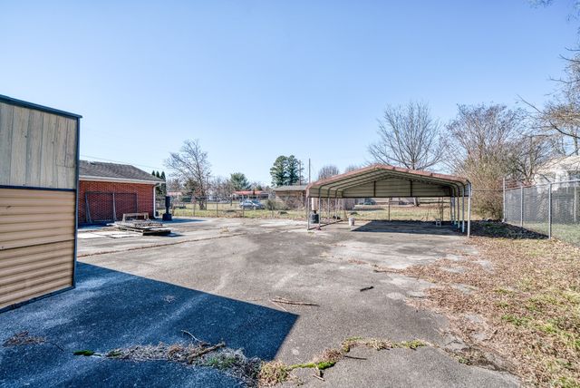 249 N Spring St, Sparta, TN 38583