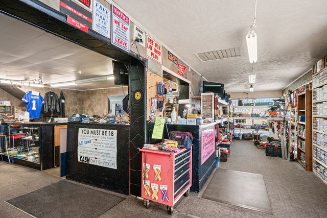 249 N Spring St, Sparta, TN 38583