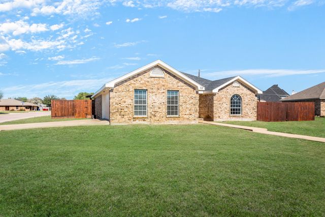 712 Billups Circle, Van Alstyne, TX 75495