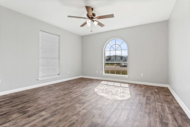 712 Billups Circle, Van Alstyne, TX 75495