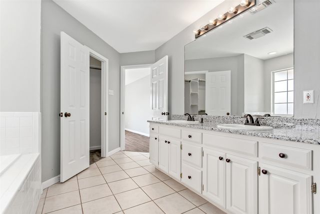 712 Billups Circle, Van Alstyne, TX 75495