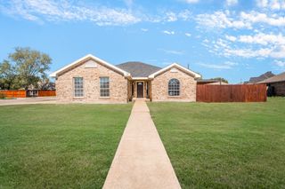 712 Billups Circle, Van Alstyne, TX 75495