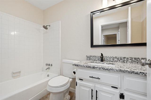 211 Opal Street, Hewitt, TX 76643