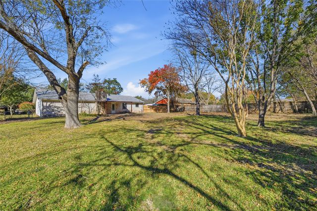 211 Opal Street, Hewitt, TX 76643