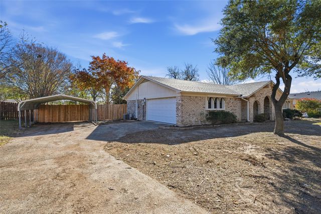 211 Opal Street, Hewitt, TX 76643