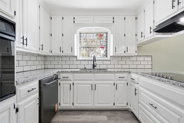 211 Opal Street, Hewitt, TX 76643