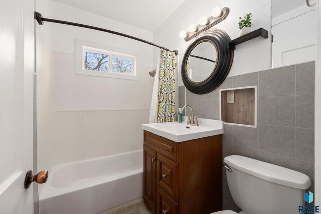 614 S Euclid Ave Avenue, Sioux Falls, SD 57104