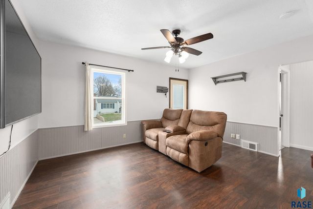 614 S Euclid Ave Avenue, Sioux Falls, SD 57104