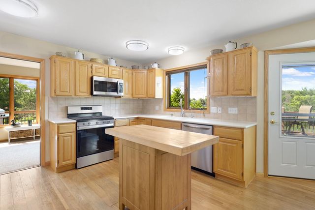 5875 Meadowlark Lane, Prior Lake, MN 55372
