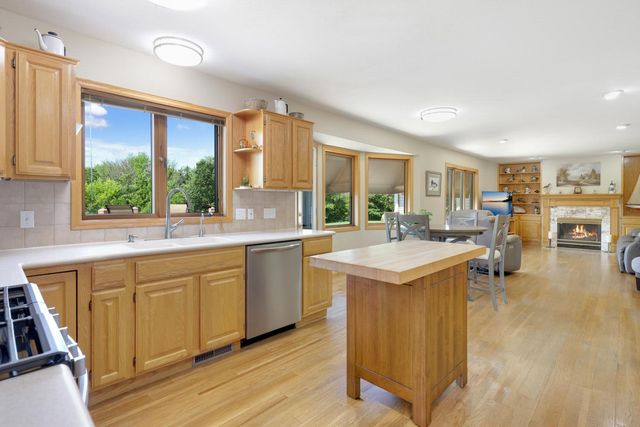 5875 Meadowlark Lane, Prior Lake, MN 55372