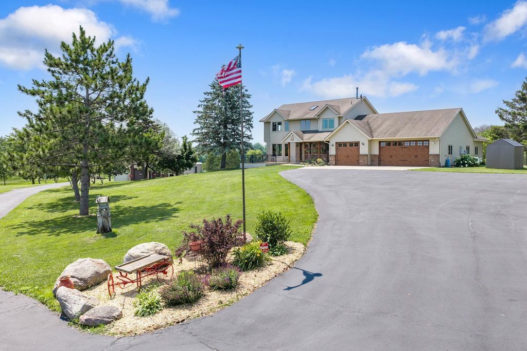 5875 Meadowlark Lane, Prior Lake, MN 55372