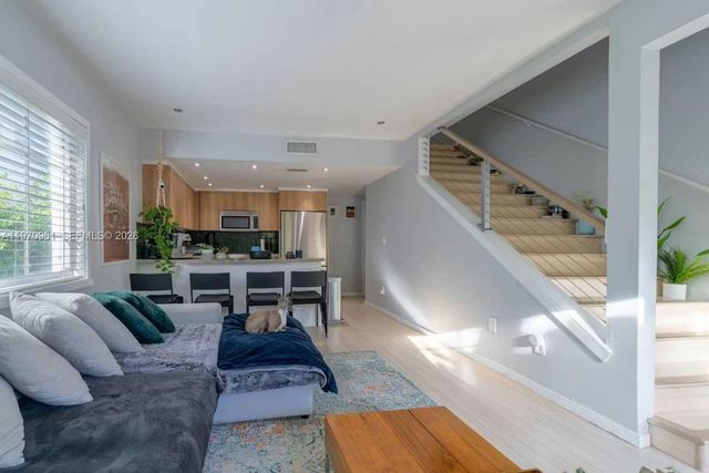 1061 Michigan Ave 4, Miami Beach, FL 33139