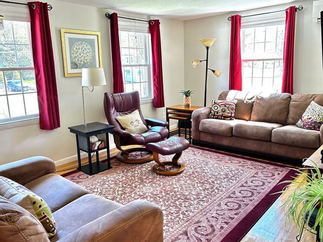 67 Gorwin Dr, Hanson, MA 02341