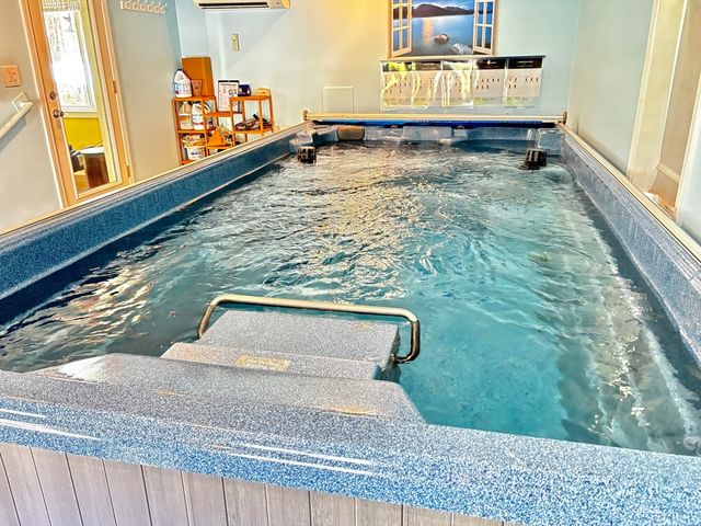 67 Gorwin Dr, Hanson, MA 02341