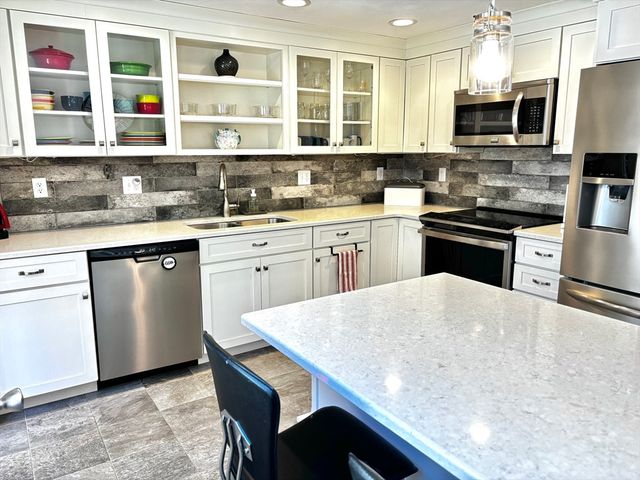 67 Gorwin Dr, Hanson, MA 02341