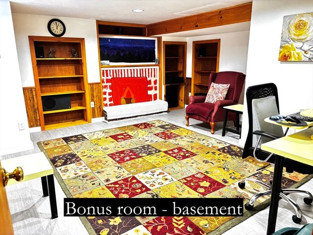 67 Gorwin Dr, Hanson, MA 02341