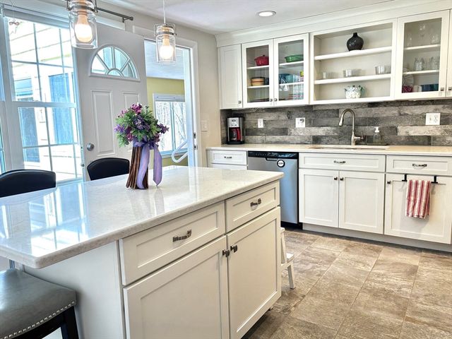 67 Gorwin Dr, Hanson, MA 02341