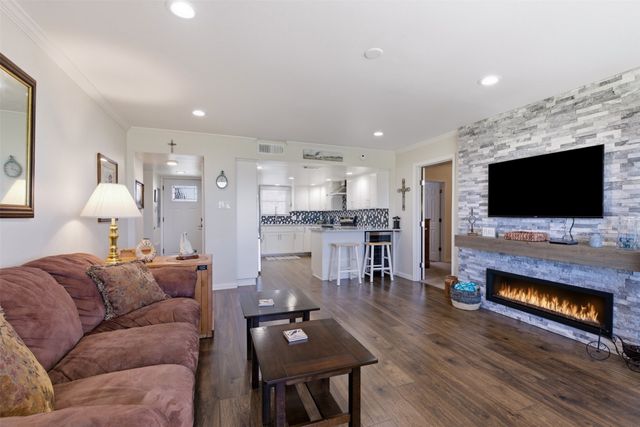 108 Harbor Drive 102, Runaway Bay, TX 76426