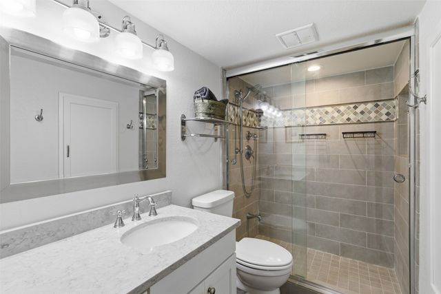 108 Harbor Drive 102, Runaway Bay, TX 76426