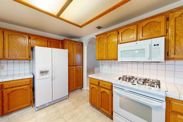 1686 Rebecca Dr, Yuba City, CA 95993