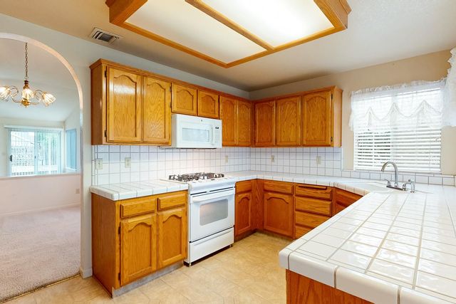 1686 Rebecca Dr, Yuba City, CA 95993