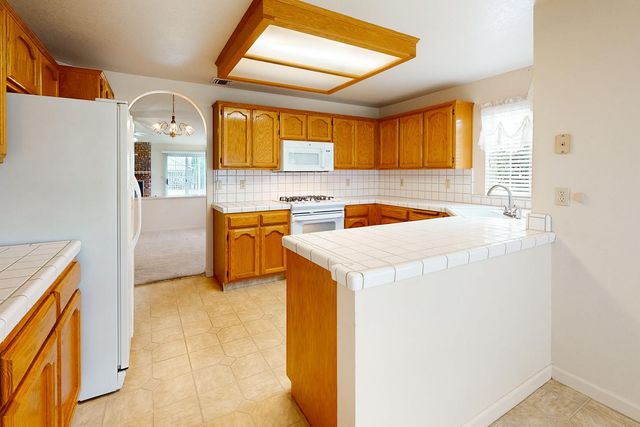 1686 Rebecca Dr, Yuba City, CA 95993