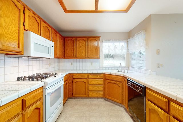 1686 Rebecca Dr, Yuba City, CA 95993