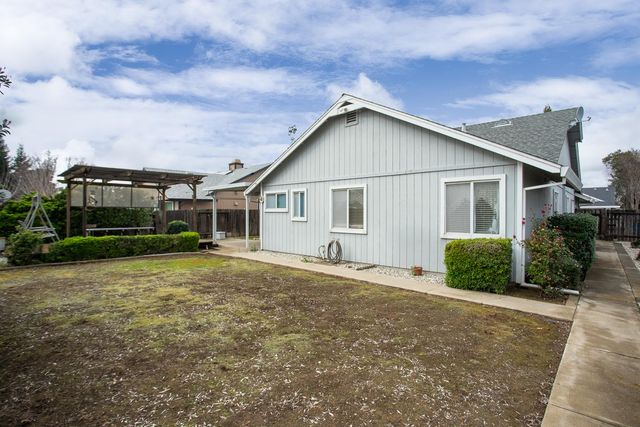 1686 Rebecca Dr, Yuba City, CA 95993