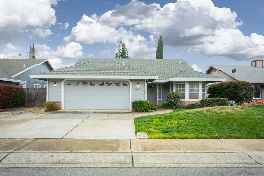 1686 Rebecca Dr, Yuba City, CA 95993