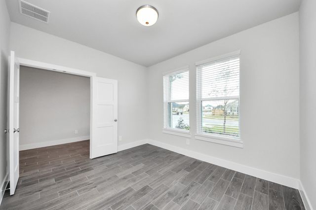 220 Magnolia Laurel Drive, Alvin, TX 77511