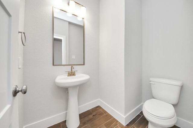 220 Magnolia Laurel Drive, Alvin, TX 77511