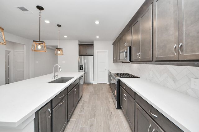 220 Magnolia Laurel Drive, Alvin, TX 77511